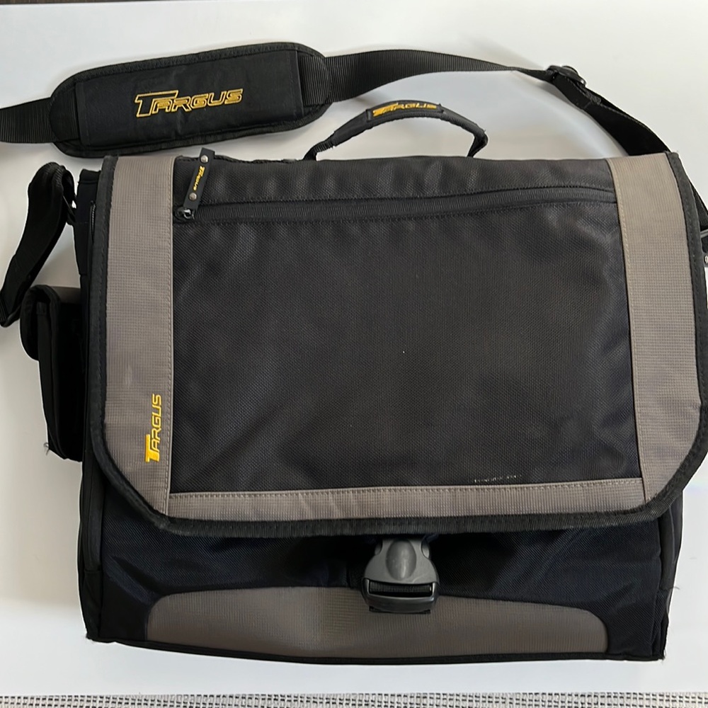 Targus 13” Shoulder/Messenger Laptop Bag with Strap
